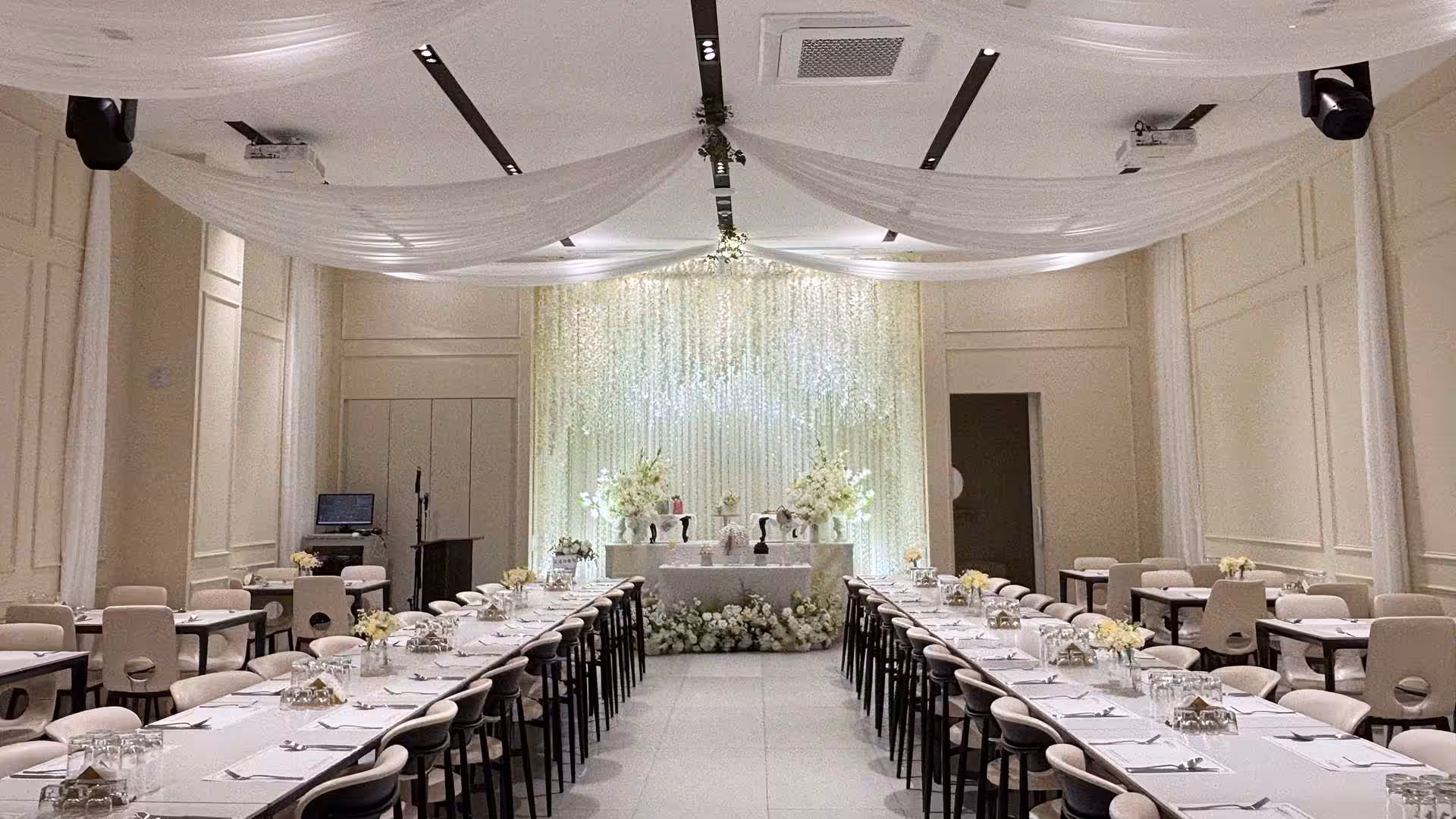 Luxurious 1 8
