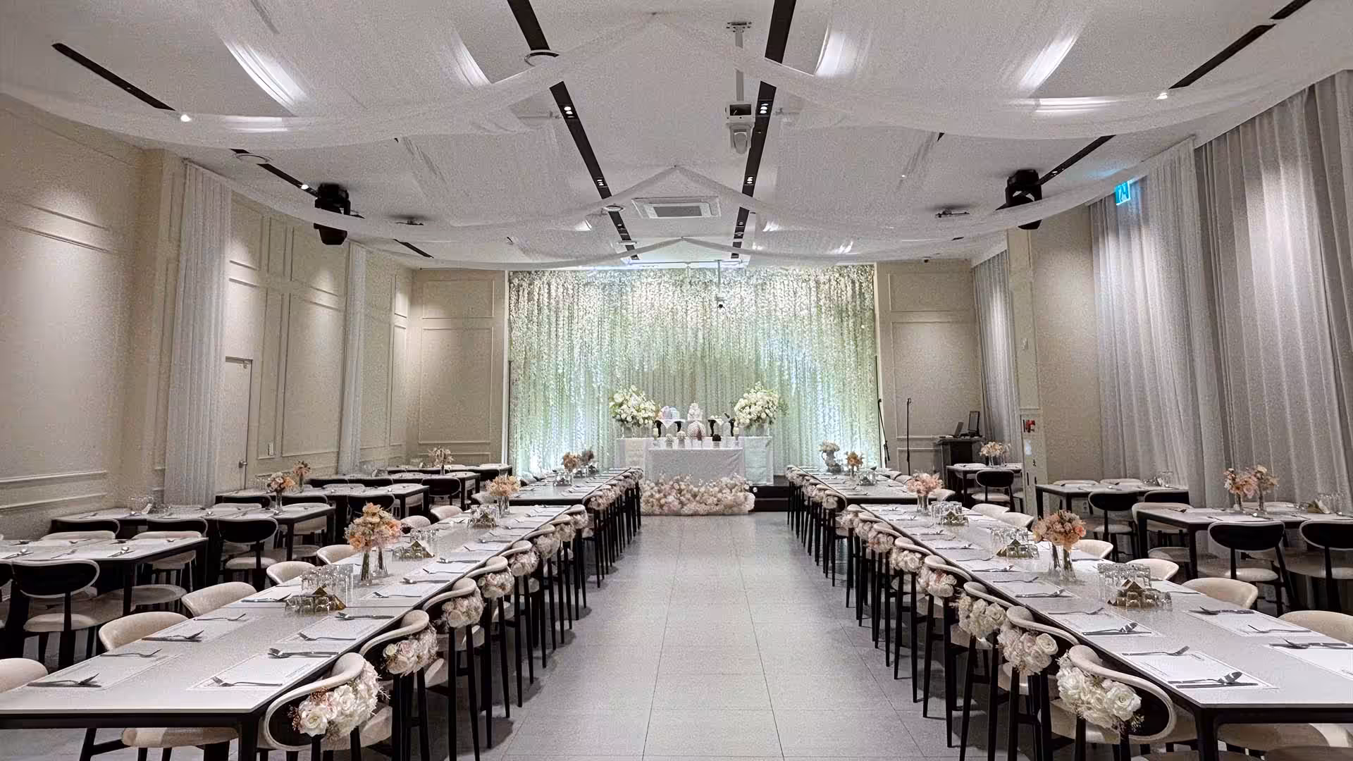 Luxurious 3 2