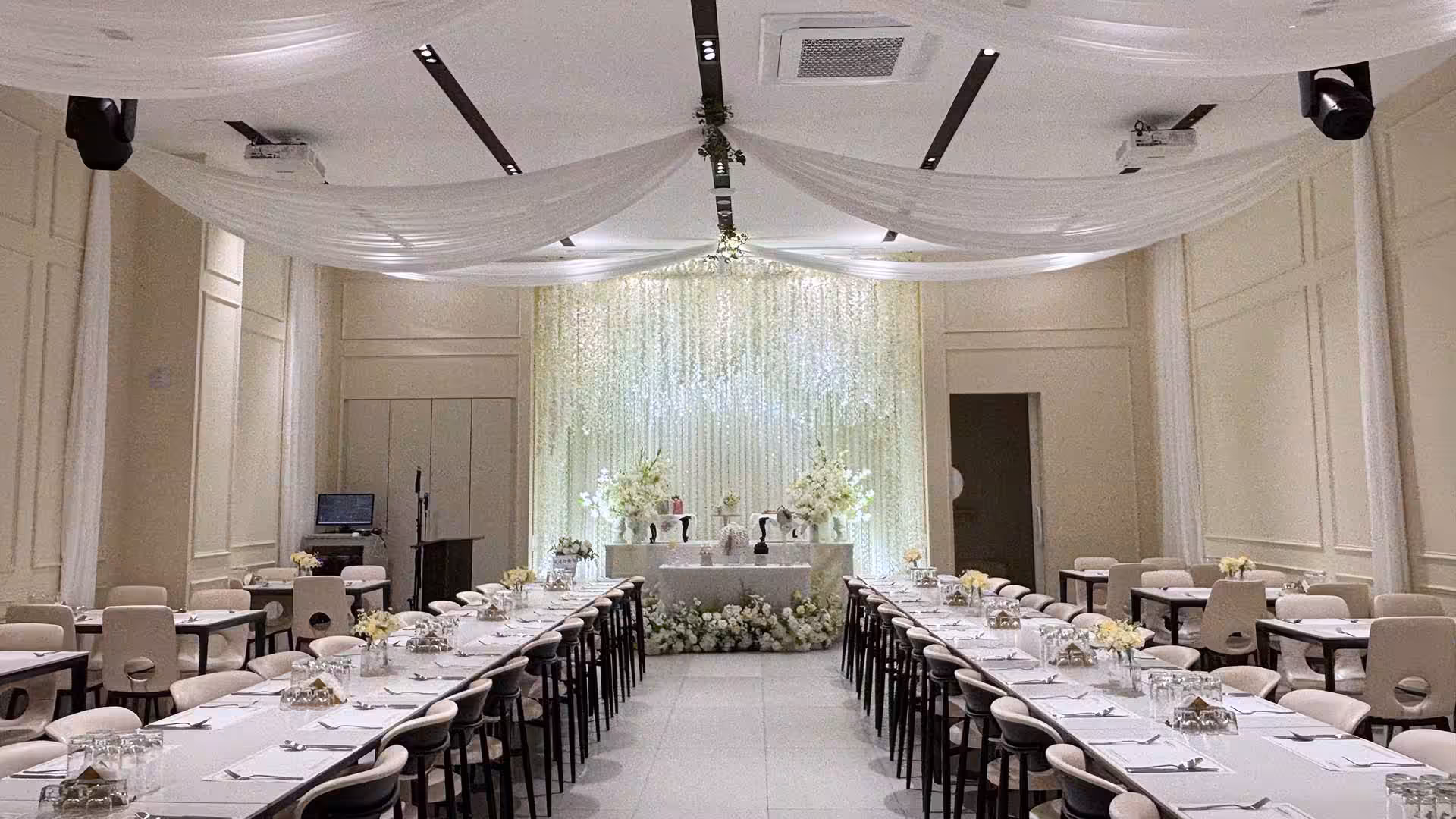 Luxurious 1 8