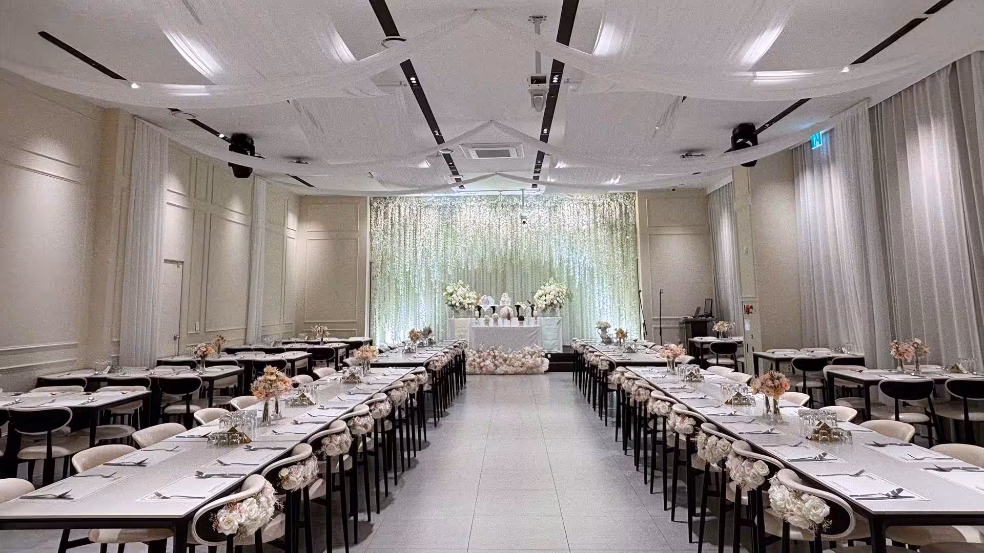 Luxurious 3 2
